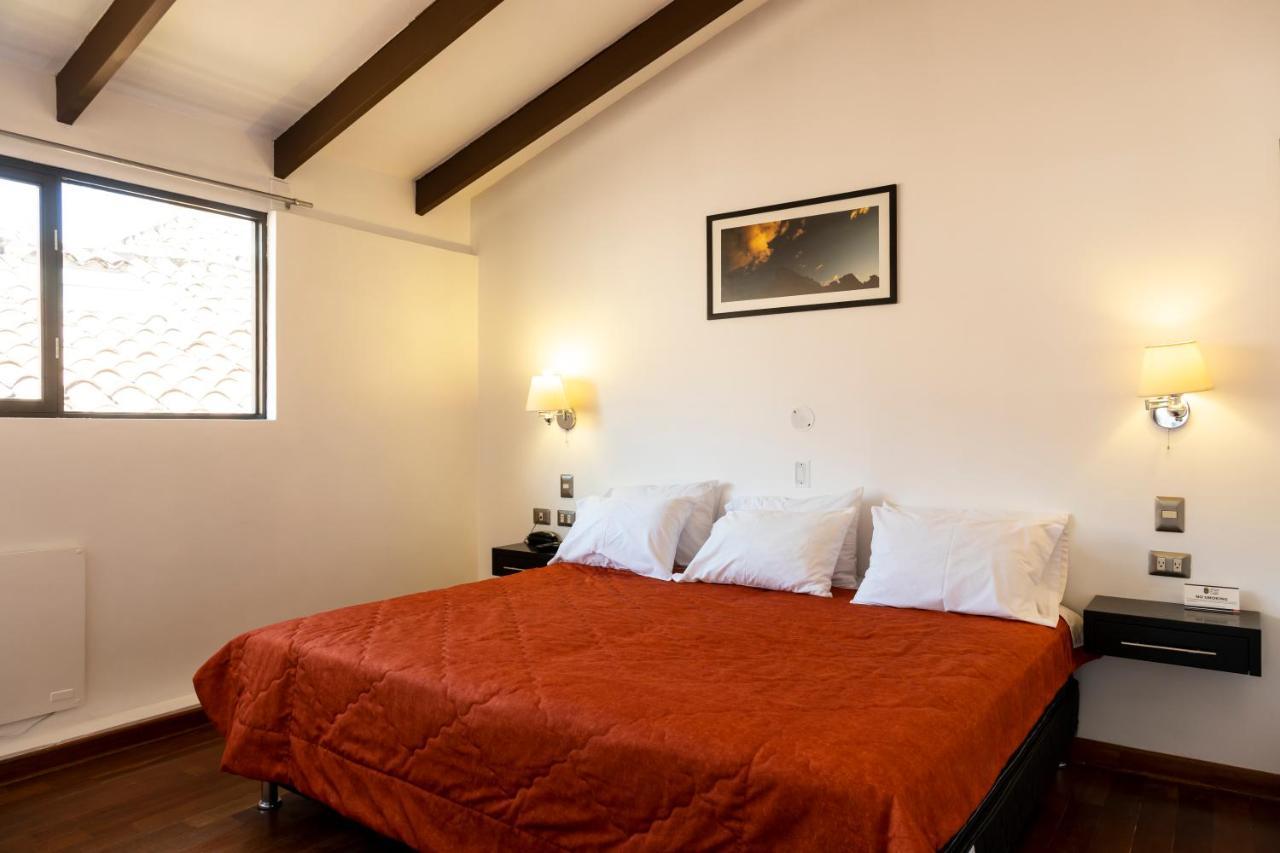 Hostal & Apartments El Triunfo Cusco Luaran gambar