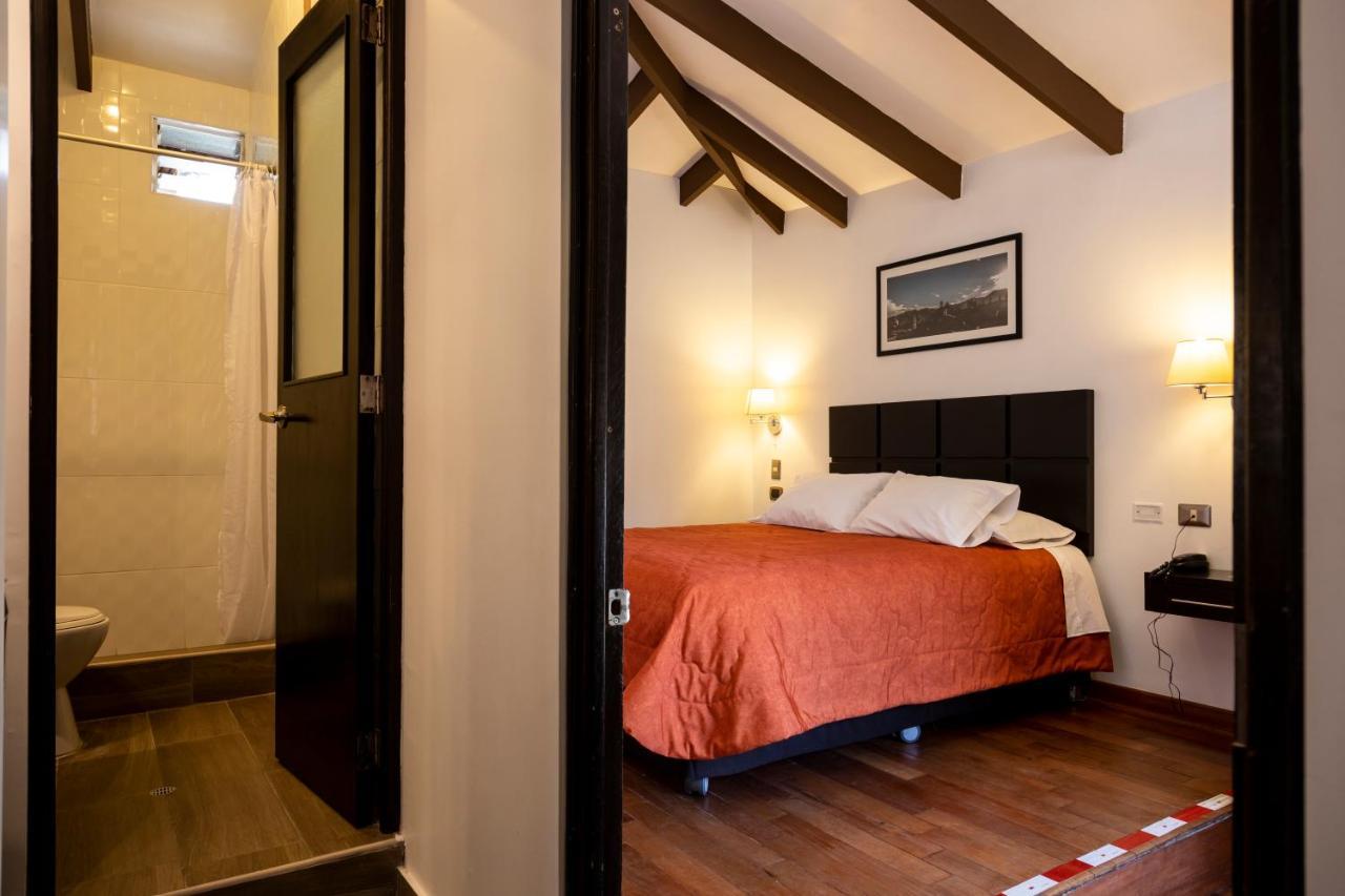 Hostal & Apartments El Triunfo Cusco Luaran gambar