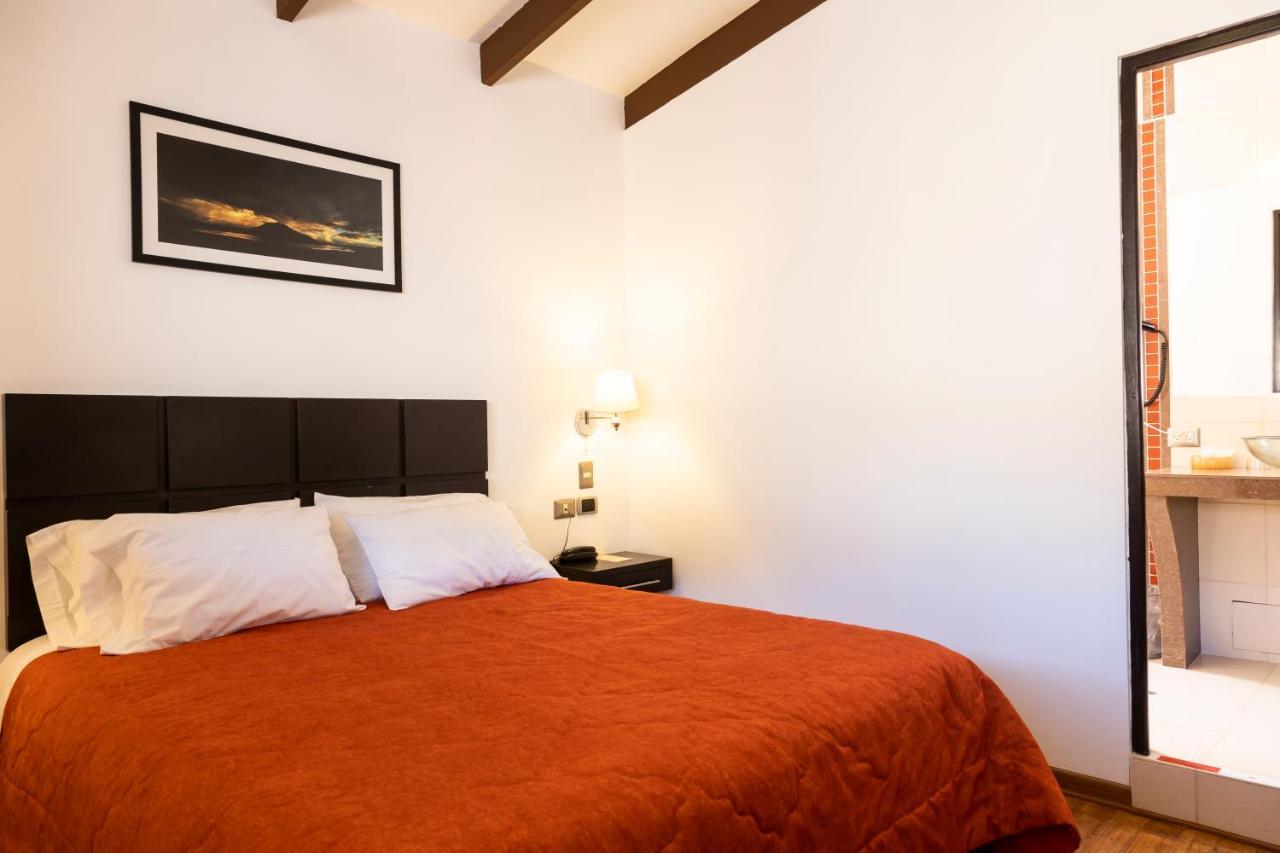 Hostal & Apartments El Triunfo Cusco Luaran gambar