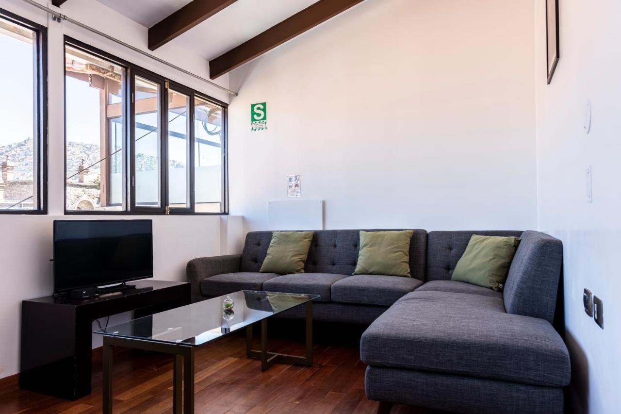 Hostal & Apartments El Triunfo Cusco Luaran gambar