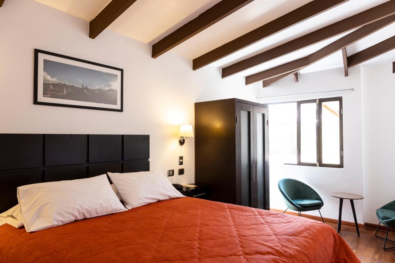 Hostal & Apartments El Triunfo Cusco Luaran gambar