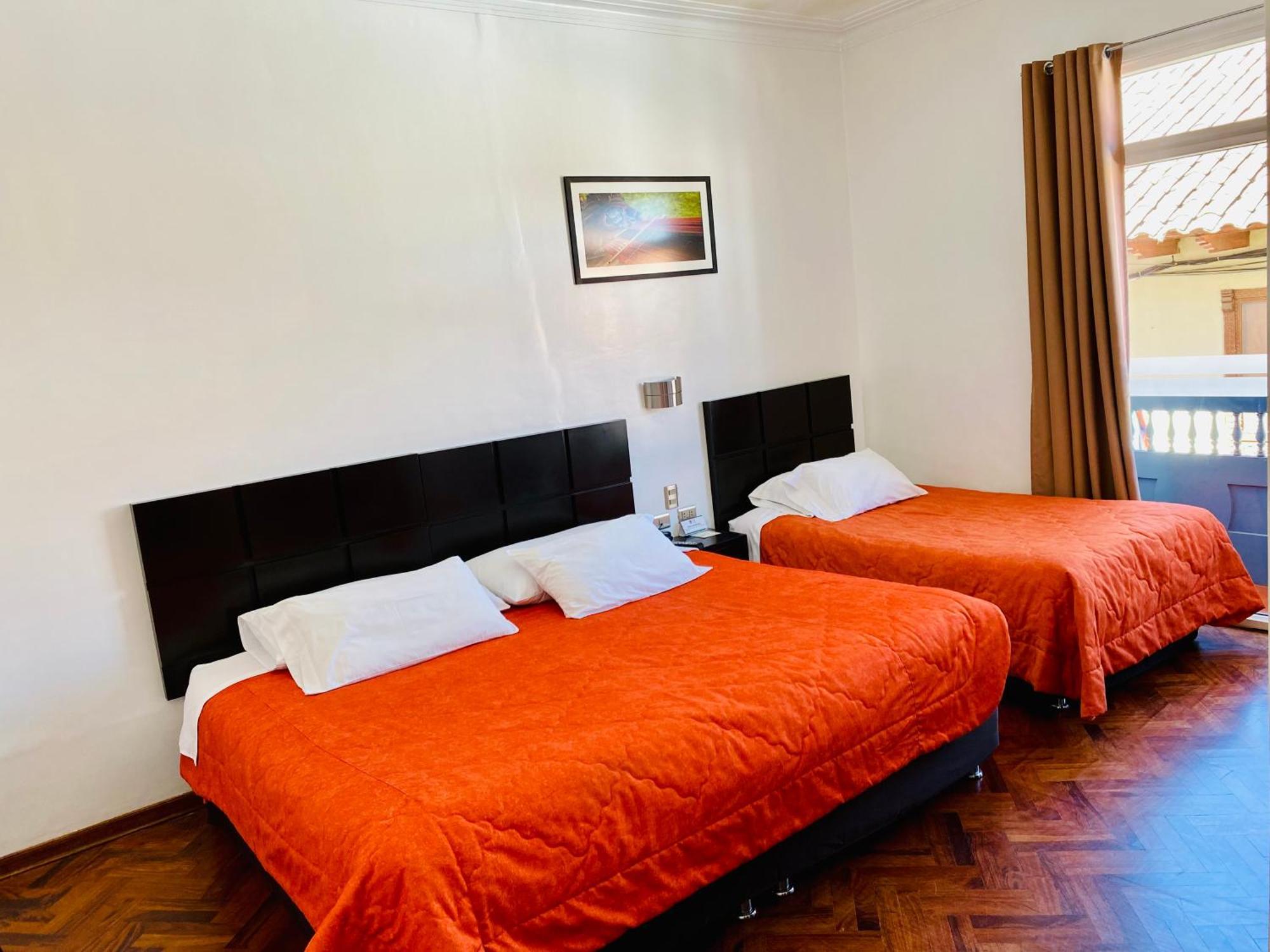 Hostal & Apartments El Triunfo Cusco Luaran gambar