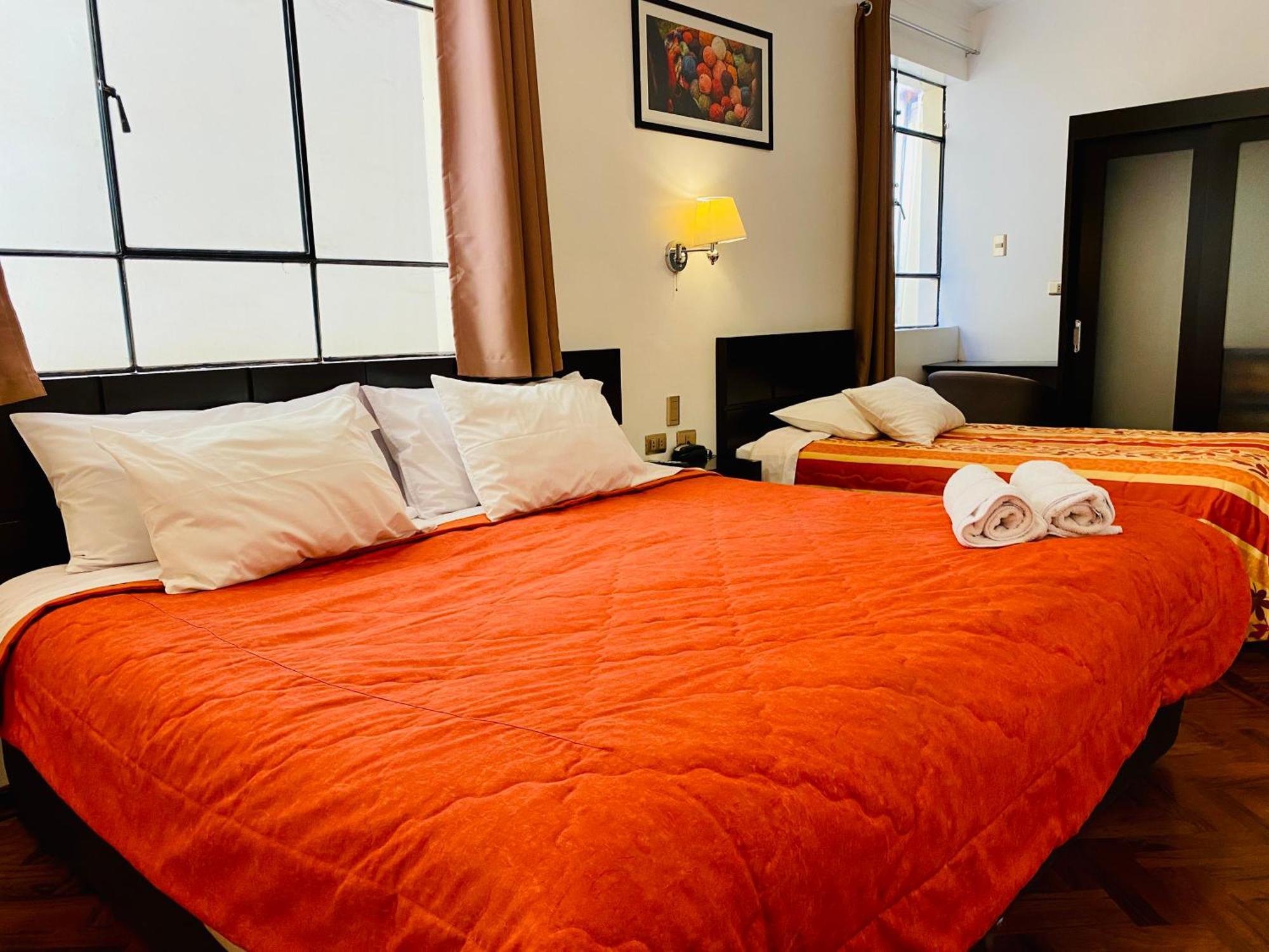 Hostal & Apartments El Triunfo Cusco Luaran gambar