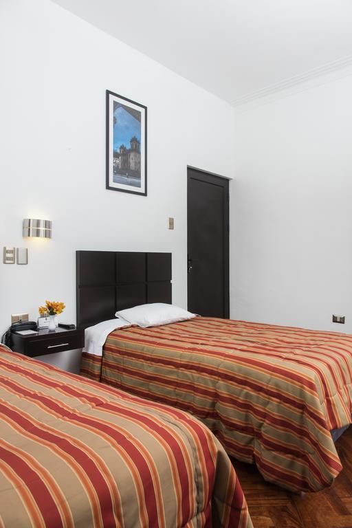 Hostal & Apartments El Triunfo Cusco Luaran gambar