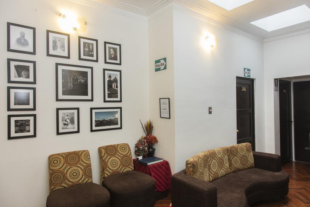 Hostal & Apartments El Triunfo Cusco Luaran gambar