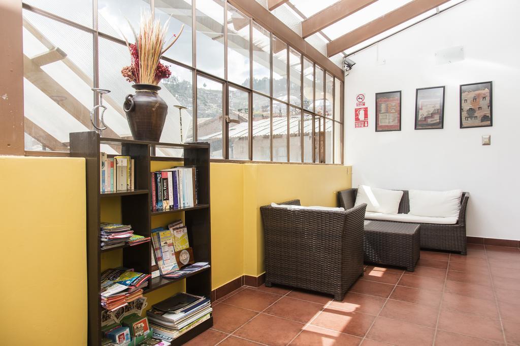 Hostal & Apartments El Triunfo Cusco Luaran gambar